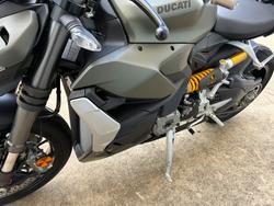 2022 DUCATI STREETFIGHTER V2 Green