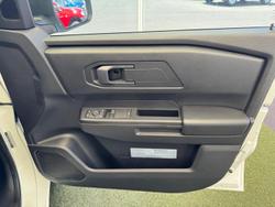 2025 Mitsubishi Triton GLX