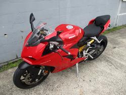 2021 DUCATI PANIGALE V2 RED