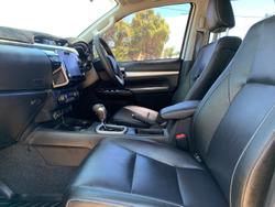 2023 Toyota Hilux SR5