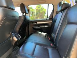 2023 Toyota Hilux SR5