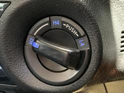 2023 Toyota Hilux SR5