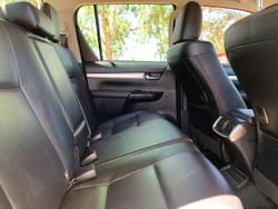 2023 Toyota Hilux SR5