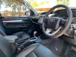 2023 Toyota Hilux SR5