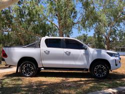 2023 Toyota Hilux SR5