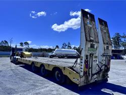 2016 Rhino Tri Axle Trailer