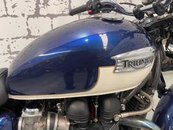 2011 Triumph Bonneville SE Bonneville White