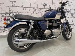 2011 Triumph Bonneville SE Bonneville White
