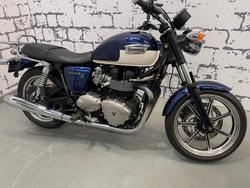 2011 Triumph Bonneville SE Bonneville White