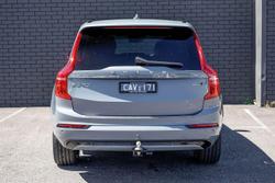 2022 Volvo XC90 B6 R-Design