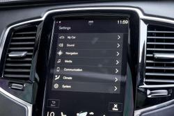 2022 Volvo XC90 B6 R-Design