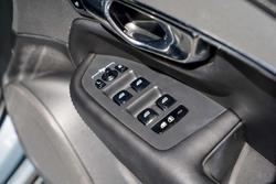 2022 Volvo XC90 B6 R-Design