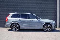 2022 Volvo XC90 B6 R-Design