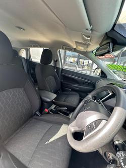 2023 Mitsubishi ASX ES