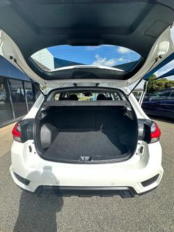 2023 Mitsubishi ASX ES