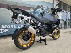 2025 BMW Motorrad R 1300 GS ADVENTURE OPTION 719 Green