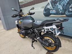 2025 BMW Motorrad R 1300 GS ADVENTURE OPTION 719 Green