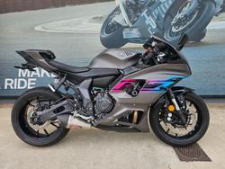 Yamaha YZF-R7LA