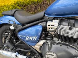 2025 Royal Enfield SUPER METEOR 650 Astral blue