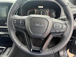 2025 Isuzu MU-X LS-T