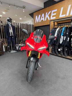 2024 DUCATI PANIGALE V4 S Red