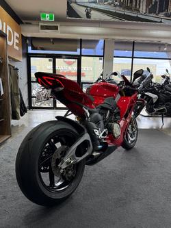 2024 DUCATI PANIGALE V4 S Red