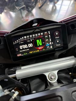 2024 DUCATI PANIGALE V4 S Red