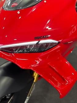 2024 DUCATI PANIGALE V4 S Red