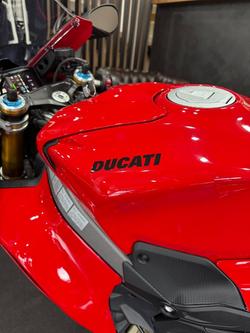 2024 DUCATI PANIGALE V4 S Red