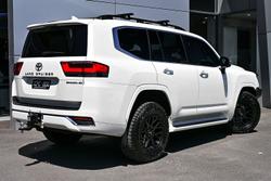 2023 Toyota Landcruiser Sahara ZX