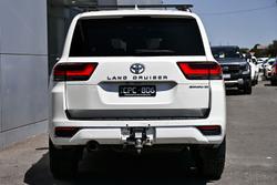 2023 Toyota Landcruiser Sahara ZX
