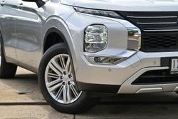 2022 Mitsubishi Outlander LS