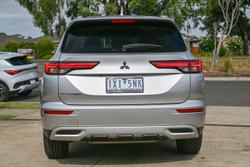 2022 Mitsubishi Outlander LS