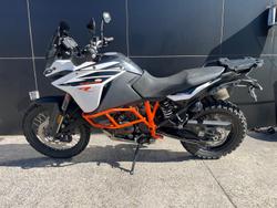 2017 KTM 1090 Adventure R Adventure White
