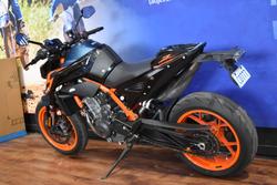 2023 Ktm 890 DUKE R Orange