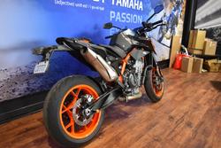 2023 Ktm 890 DUKE R Orange