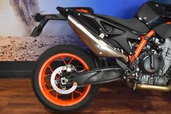 2023 Ktm 890 DUKE R Orange