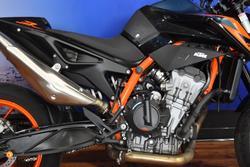 2023 Ktm 890 DUKE R Orange