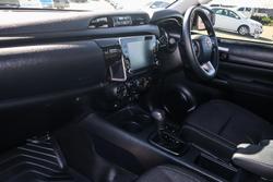 2023 Toyota Hilux SR