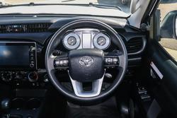 2023 Toyota Hilux SR