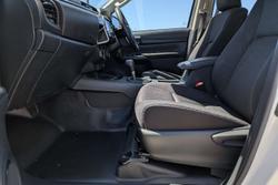 2022 Toyota Hilux SR