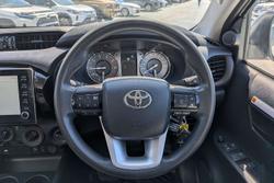 2022 Toyota Hilux SR