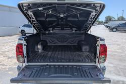 2022 Toyota Hilux SR