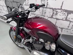 2017 Triumph Bonneville T120 Bonneville Red