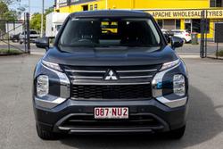 2025 Mitsubishi Outlander ES