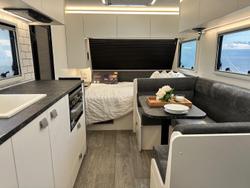 2026 New Age Caravans Roadowl 19' Double Bunk Ro19bemy26