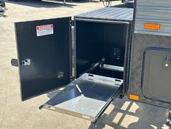 2026 JB Caravans 17'10 Dirt Road Xtreme Rear Door