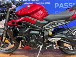 2025 TRIUMPH STREET TRIPLE RS Red
