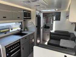 2026 JB Caravans 17'10 Dirt Road Xtreme Fd