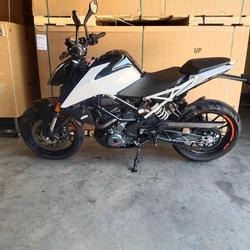 2022 KTM 390 Duke Duke White